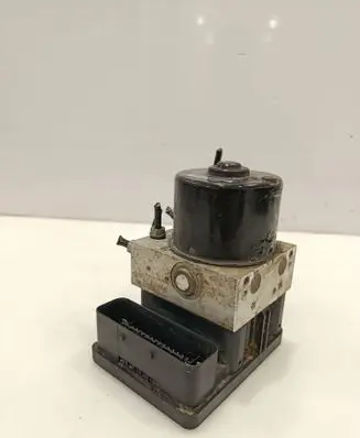 Volkswagen Golf V ABS Pump 1K0907379K CZU3L17Z62 10096003483