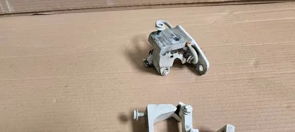 Volkswagen Transporter - Caravelle T5 Front door hinge set 7H0831412A 7H0831402B