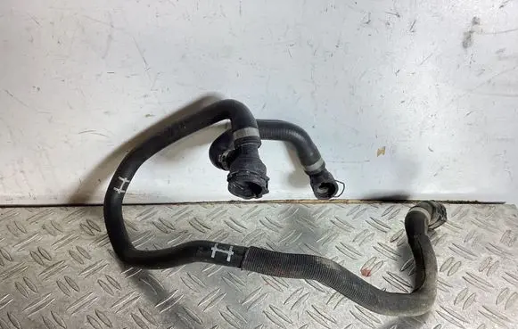 Engine coolant pipe/hose