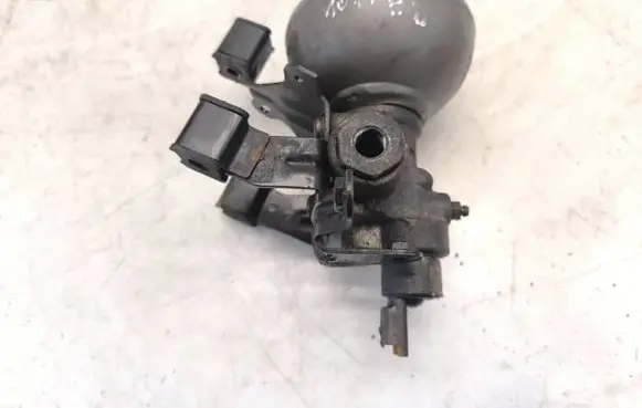 Citroen C6 Air suspension valve block 9655235680