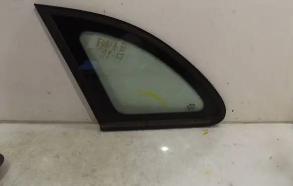Skoda Fabia Mk2 (5J) Front vent window/glass (coupe) 