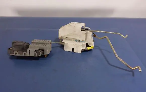 Hyundai Sonata Front door lock