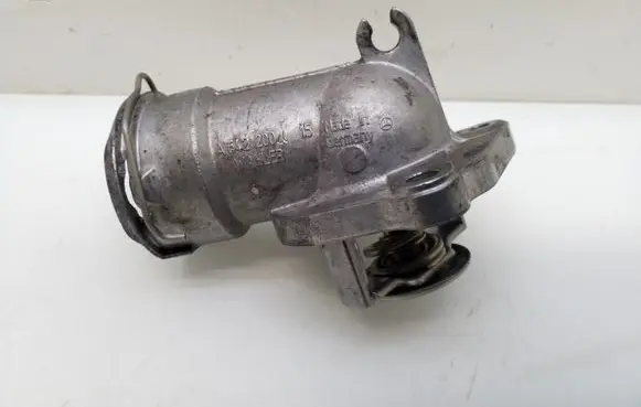 Thermostat/thermostat housing