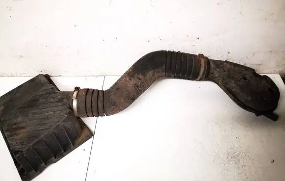 Volkswagen PASSAT B3 Air intake hose/pipe 357129627B