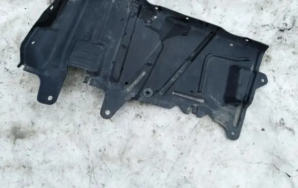 Mitsubishi Carisma Engine splash shield/under tray mb911732 mb911734