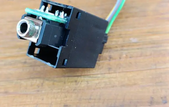 Skoda Fabia Mk2 (5J) AUX in-socket connector 5J0035475