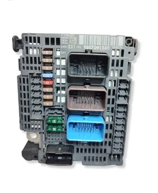 Peugeot 308 Fuse module 9807091580