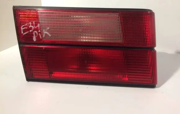 BMW 5 E34 Tailgate rear/tail lights 83515610L 3374463201