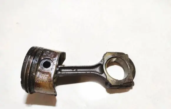 Renault Scenic I Piston with connecting rod