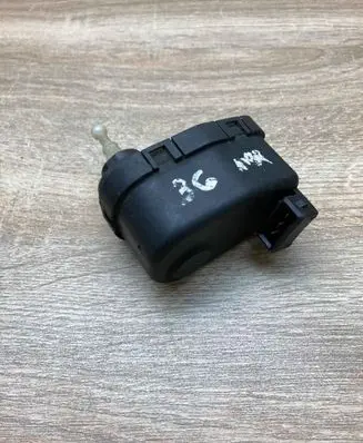 Volkswagen Golf III Headlight level adjustment motor 1H0941295A 0307851347