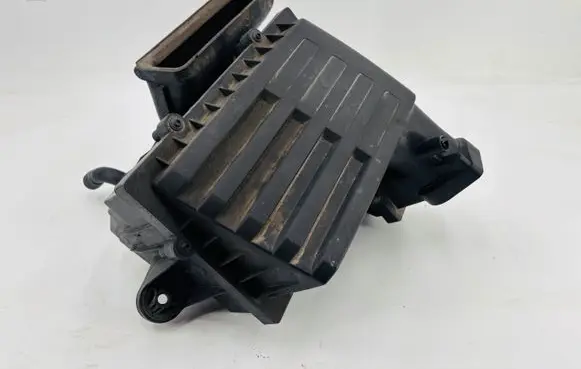 Volkswagen PASSAT B8 Air filter box 5Q0129607AE 5Q0129601AG