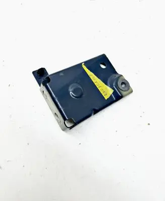 Audi TT TTS RS Mk3 8S Fender mounting bracket 8s0821168