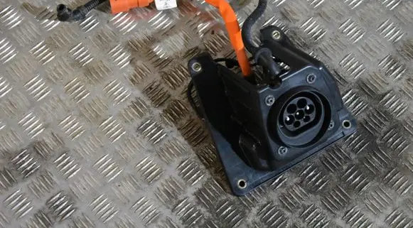 Porsche Cayenne (9Y0 9Y3) Electric car charge socket 