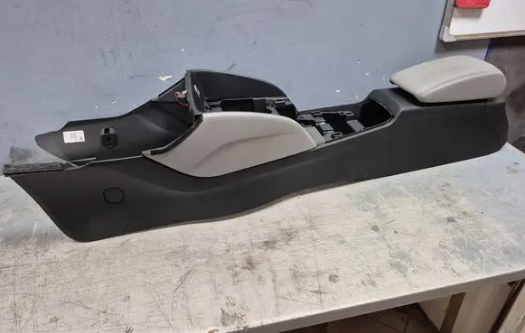 Audi A3 S3 8V Center console 8V1863241J
