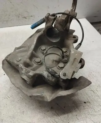 BMW 5 E39 Front wheel hub