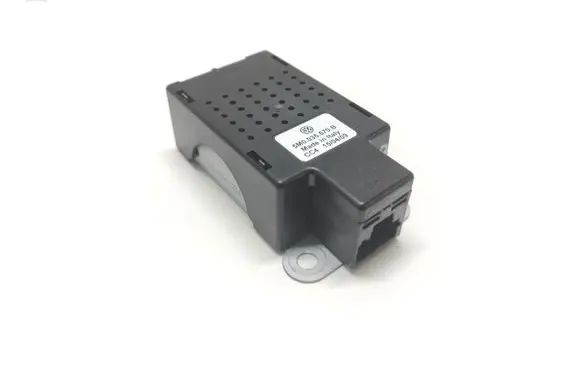 Volkswagen Golf VI Aerial antenna amplifier 5M0035570B