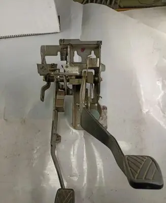 Suzuki Grand Vitara II Pedal assembly 