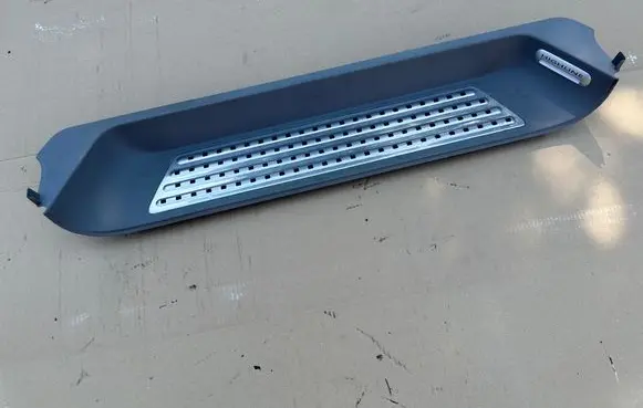 Volkswagen Multivan T5 Rear sill trim cover 7H5863725E