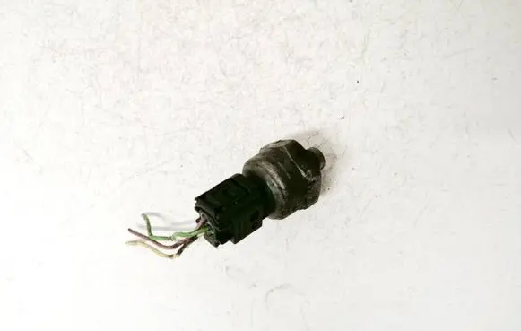 BMW 5 E39 Air conditioning (A/C) pressure sensor 9684021 968402-1