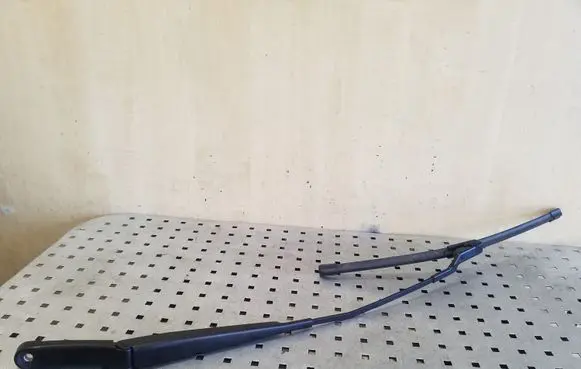Volkswagen PASSAT B8 Front wiper blade arm 3G2955409