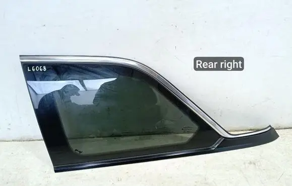 Jeep Grand Cherokee WL Rear vent window glass 68612921AA