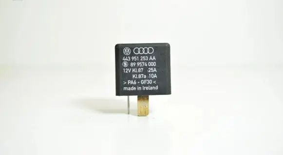 Audi A4 S4 B5 8D Other relay 443951253AA