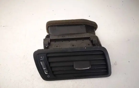 Volkswagen PASSAT CC Dash center air vent grill 3C1819702F