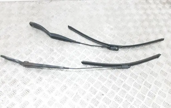 Volvo V50 Windshield/front glass wiper blade 31253996 31253997