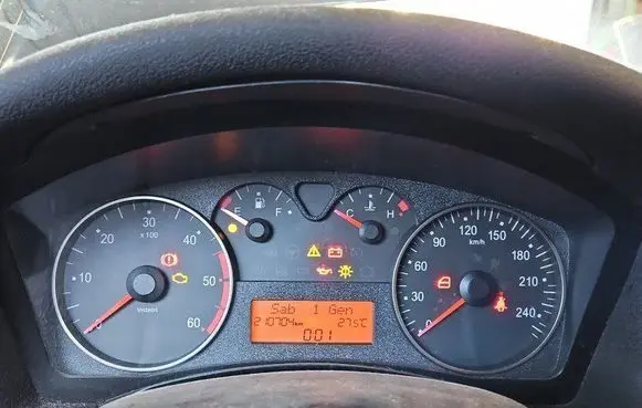 Speedometer (instrument cluster)