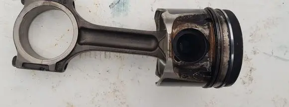 Nissan Qashqai+2 Piston with connecting rod 10653