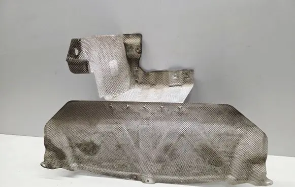 Nissan Qashqai J12 Exhaust heat shield 747726UM5A 747706UM0A
