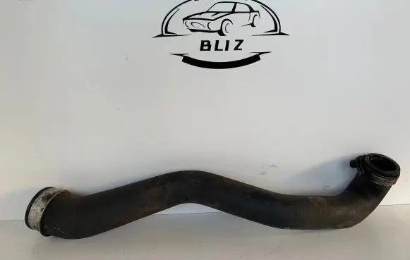 Coolant pipe/hose