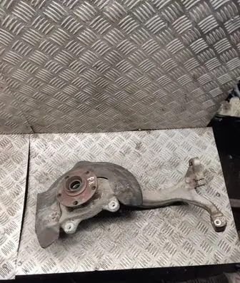 Audi A6 S6 C6 4F Front wheel hub 4f0257