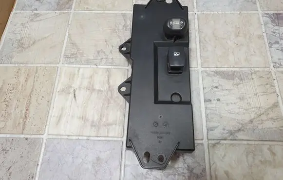 Chrysler Pacifica Electric window control switch 04685982AD