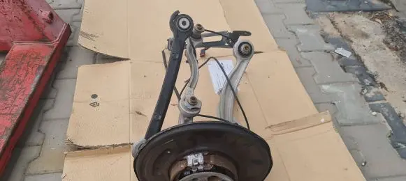 Mercedes-Benz C AMG W204 Stub axle 2041341 A2044202385
