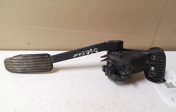 Volvo S60 Accelerator throttle pedal 6PV00853701 30636004