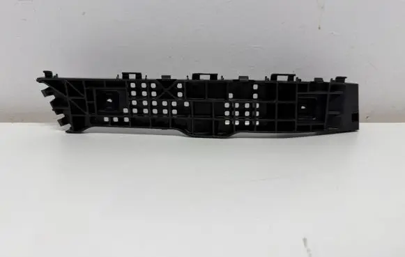 Toyota Avensis T250 Front bumper mounting bracket 7173268K00