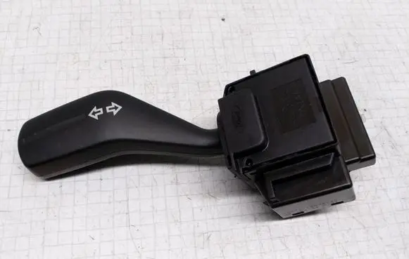 Ford Focus C-MAX Indicator stalk 17D9402 4M5T13335AD