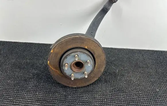 Dodge Durango III Front wheel hub spindle knuckle