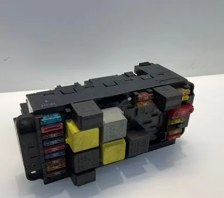 Mercedes-Benz C W203 Fuse module 2035452801 5DK00848551 0000321115122501