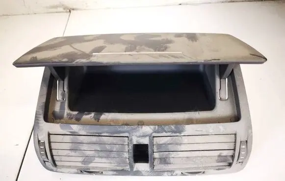 Skoda Octavia Mk2 (1Z) Dash center air vent grill 1z0820951