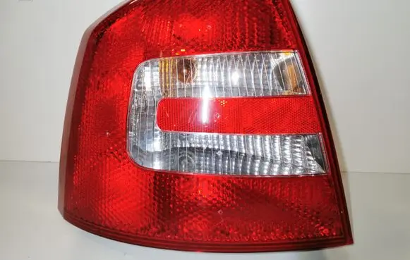 Skoda Octavia Mk2 (1Z) Rear/tail lights 9EL35407601