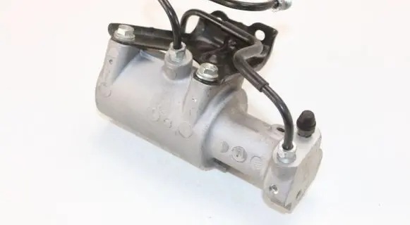 Toyota Auris E180 Master brake cylinder 4727047030