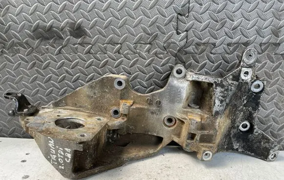 Volkswagen Tiguan Generator/alternator bracket 03L903139D