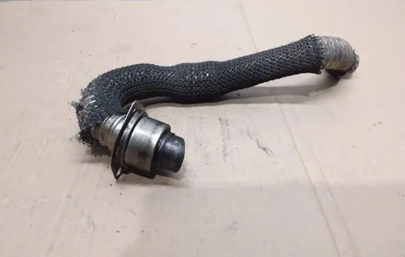 Ford Focus EGR valve line/pipe/hose 9646996980