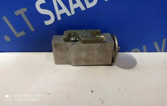 Volvo S60 Air conditioning (A/C) expansion valve 31101177