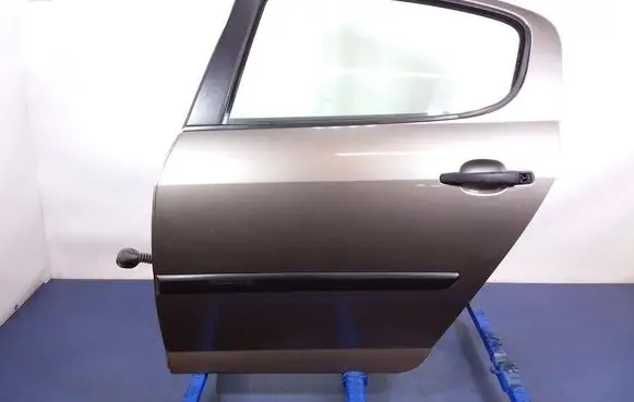Peugeot 407 Rear door 