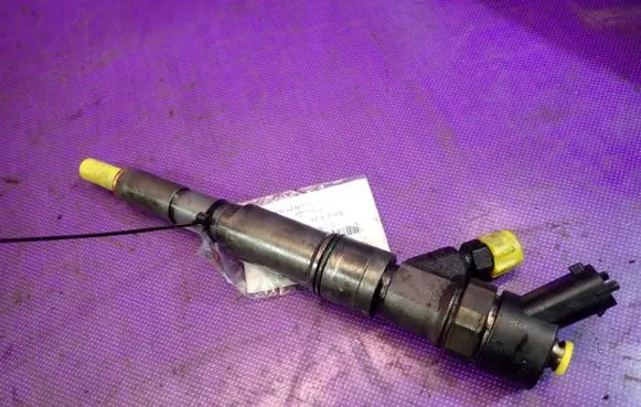 BMW 7 E38 Fuel injector 0445110047