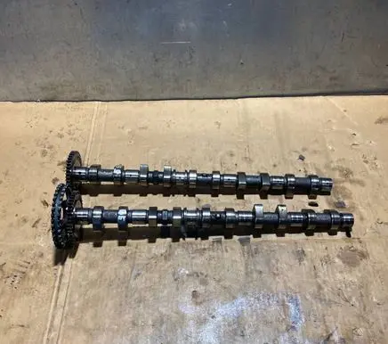 Mercedes-Benz E W124 Camshaft 6050510701 OM605