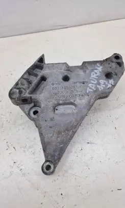 Volkswagen Touran I Engine mounting bracket 03G199207F 7200KT1562